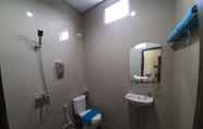 Toilet Kamar 4 Ipoenk Hotel Malioboro