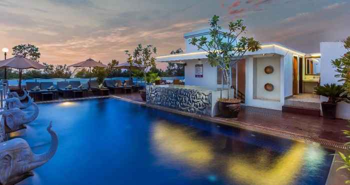 Swimming Pool Nita By Vo Luxury Hotel