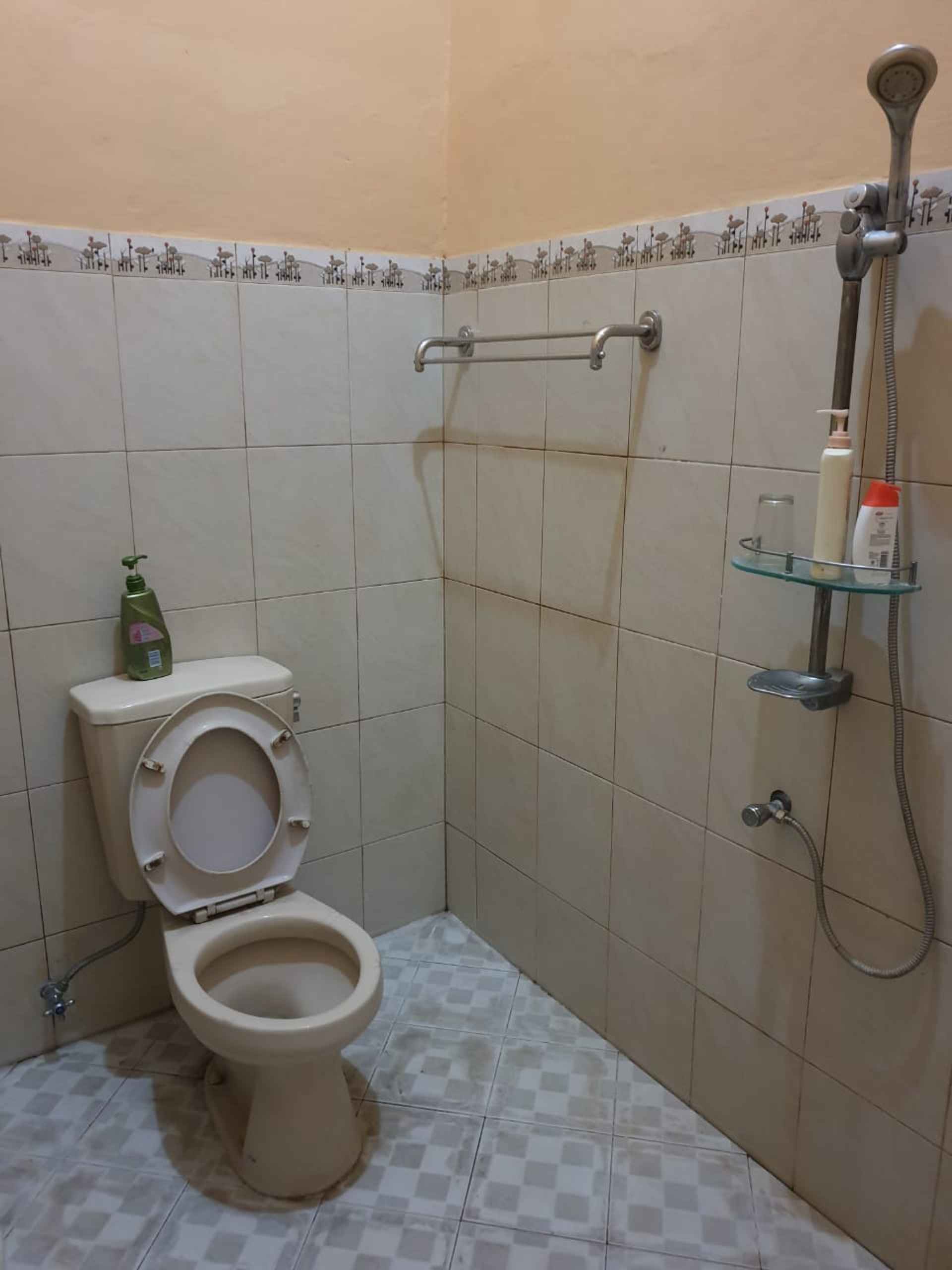 In-room Bathroom Garuda 3 Bedrooms Homestay Syariah