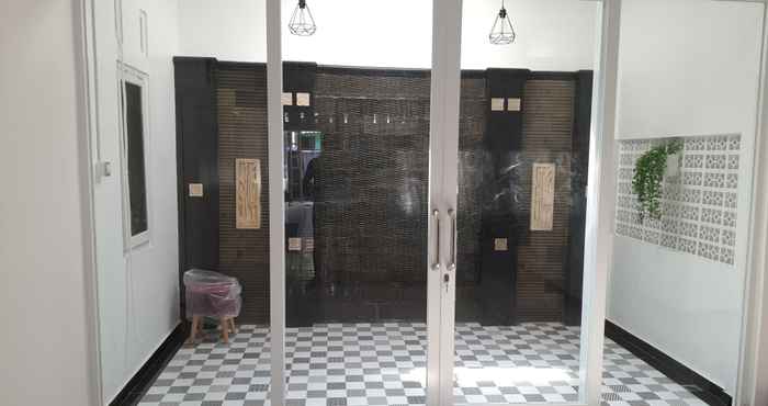 Lobby Rumah Putih Jogja Guest House