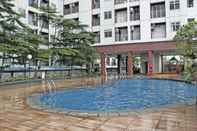 สระว่ายน้ำ Serpong Greenview Managed by Joel Property