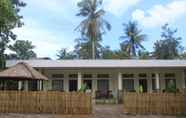 Lobby 7 Banana Homestay Kuta Lombok