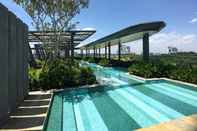 Swimming Pool Cozy Kanvas Soho Suites