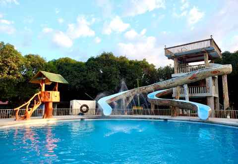 Swimming Pool Casa Virginia Resort