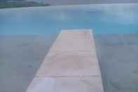 Swimming Pool Monti Dome Villa