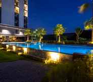 Swimming Pool 6 Atrium Suvarnabhumi Hotel