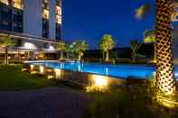 Swimming Pool Atrium Suvarnabhumi Hotel