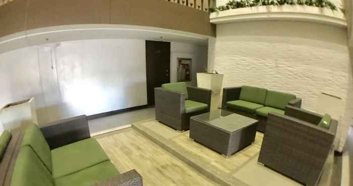 Lobby SweetSuites at Pine Crest New Manila