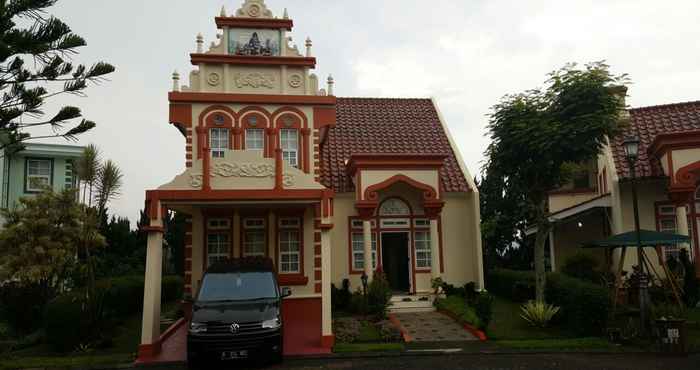 Exterior Villa Kota Bunga Homey ( R9/14 Eindhoven )