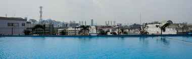 Swimming Pool 2 Beautiful Studio Apartment @ Pasar Baru Mansion By Travelio