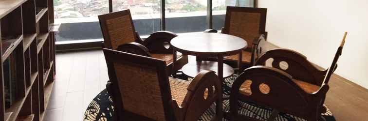 Sảnh chờ 1BR L'avenue Pancoran Apartment By Travelio