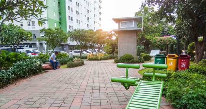 Lobby Good Living at 2BR Green Pramuka City Apartment By Travelio