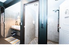 객실 내 욕실 7 TP Hostel Kata Beach Phuket