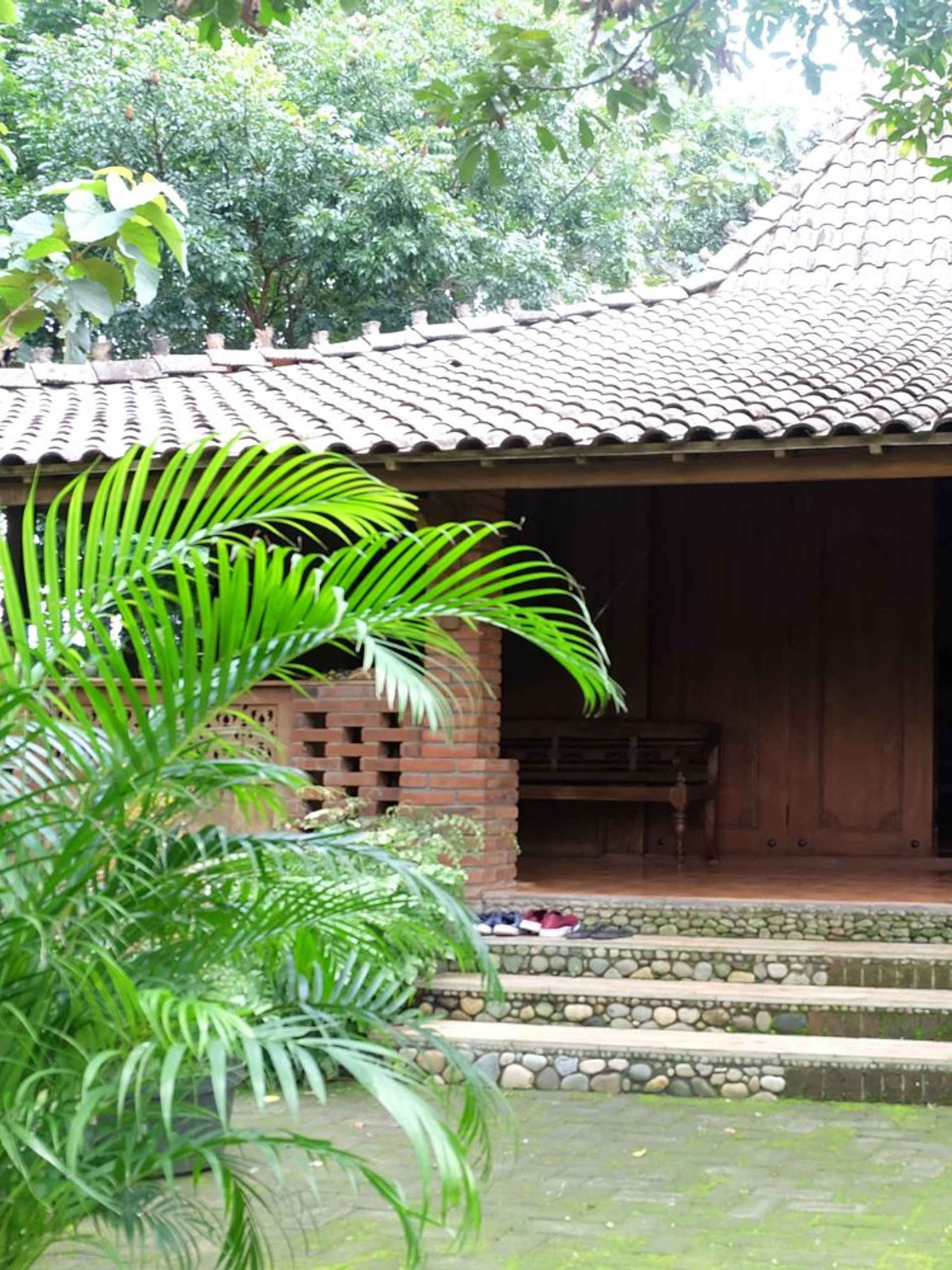 Exterior Villa Karang Kedempel Bandungan by Simply Homy (Atas)