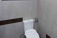 Toilet Kamar Hotel 61