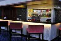 Bar, Cafe and Lounge Howard Johnson Hong Qiao Airport Hotel Shanghai