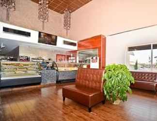 Lobi 2 Best Western The Garden Executive Hotel