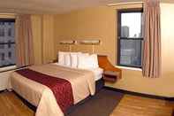 ห้องนอน The  St. Clair Hotel – Magnificent Mile (Formerly Red Roof Inn Chicago Downtown)