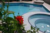 Swimming Pool Flora Grand Hotel