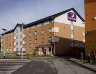 Exterior 2 Premier Inn Manchester West Didsbury