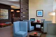 Functional Hall Residence Inn By Marriott London Downtown