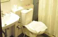 In-room Bathroom 5 Hotel Deviram Palace