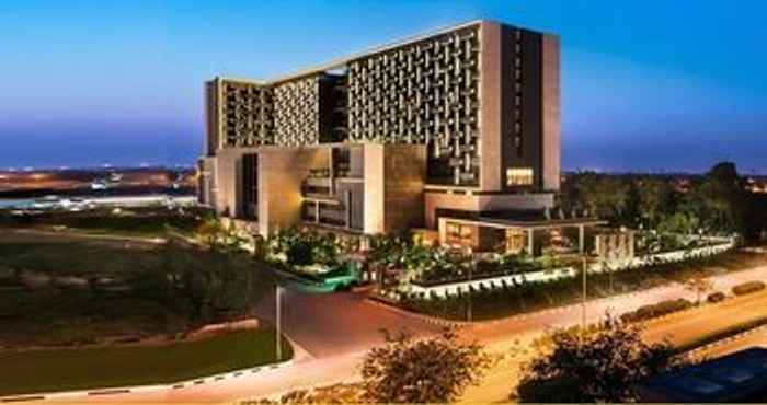 Bangunan The Leela Ambience Convention Hotel, Delhi (formerly Kempinski Ambience Hotel Delhi)