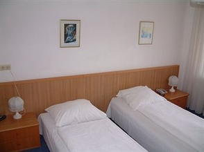 Kamar Tidur 4 Star Hotel