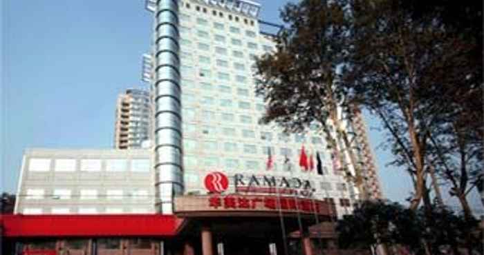 Bên ngoài Ramada Plaza Zhengzhou