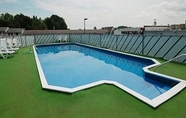 Swimming Pool 6 Econo Lodge Waterville