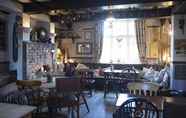 Quầy bar, cafe và phòng lounge 7 The Plough Inn