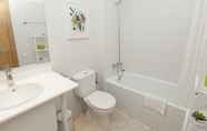 Toilet Kamar 7 Happy Apartments Barcelona