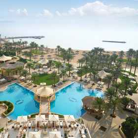 InterContinental Hotels DOHA BEACH & SPA, an IHG Hotel 1, โรงแรม & ที่พัก Muntazah 310 QR accommodation