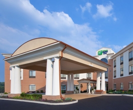 Exterior 4 Holiday Inn Express & Suites AKRON REGIONAL AIRPORT AREA, an IHG Hotel