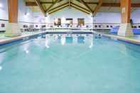 Swimming Pool Holiday Inn CONFERENCE CTR MARSHFIELD, an IHG Hotel