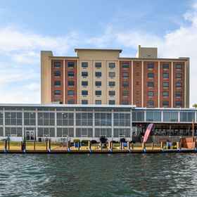 Welcome to Crowne Plaza Niagara Falls NY - Riverside!1Crowne Plaza NIAGARA FALLS NY - RIVERSIDE by IHG, an IHG Hotel,纽约州飯店