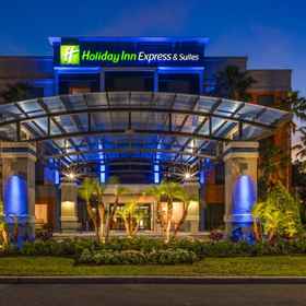 HIE Lakeland South, a proud IHG 2024 Torchbearer Award recipient!1Holiday Inn Express & Suites LAKELAND SOUTH by IHG, an IHG Hotel,波尔克县飯店