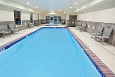 游泳池 Holiday Inn Express & Suites SUMNER - PUYALLUP AREA by IHG, an IHG Hotel