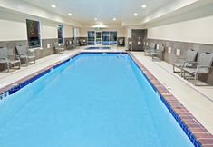 수영장 6 Holiday Inn Express & Suites SUMNER - PUYALLUP AREA by IHG, an IHG Hotel