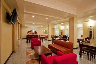 Lobi 4 Holiday Inn Express & Suites LOS ANGELES AIRPORT HAWTHORNE, an IHG Hotel