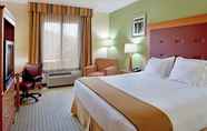 ห้องนอน 5 Holiday Inn Express & Suites CHARLESTON-NORTH, an IHG Hotel