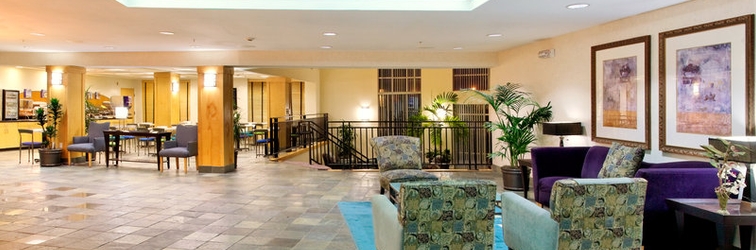 Lobby Holiday Inn Express & Suites SAN ANTONIO RIVERCENTER AREA, an IHG Hotel