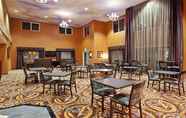Restaurant 6 Holiday Inn Express & Suites SACRAMENTO NE CAL EXPO, an IHG Hotel