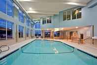 Swimming Pool Holiday Inn Express & Suites SEQUIM, an IHG Hotel