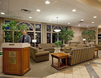 Lobby 2 Holiday Inn PORTLAND-BY THE BAY, an IHG Hotel