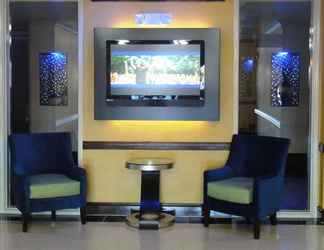 Lobby 2 Holiday Inn Express & Suites HINESVILLE EAST - FORT STEWART, an IHG Hotel