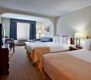Bedroom 6 Holiday Inn & Suites PEACHTREE CITY, an IHG Hotel
