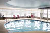 Swimming Pool Holiday Inn Express & Suites HAVELOCK NW-NEW BERN, an IHG Hotel