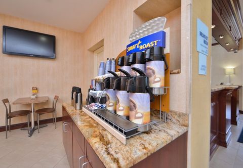 餐厅 Holiday Inn Express LAGUARDIA ARPT by IHG, an IHG Hotel