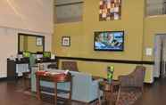 Lobby 2 Holiday Inn Express & Suites SARASOTA EAST - I-75, an IHG Hotel